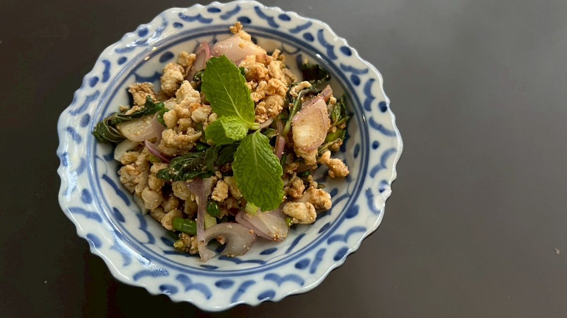Larb Gai/Spicy Minced Chicken