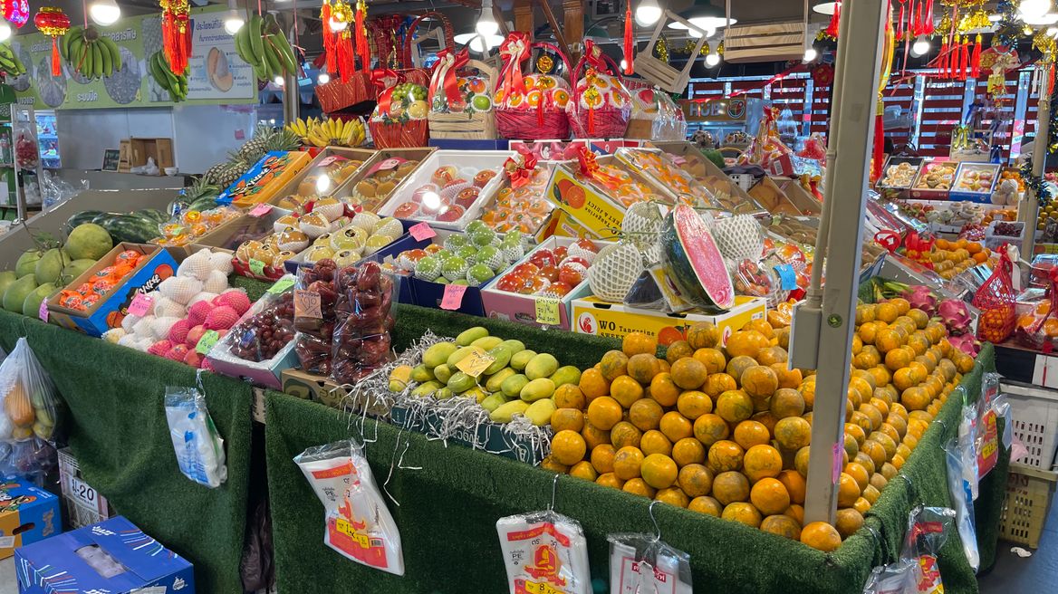 fruits are plenty for you to shop because it is center for selling fruits all over Thailand.