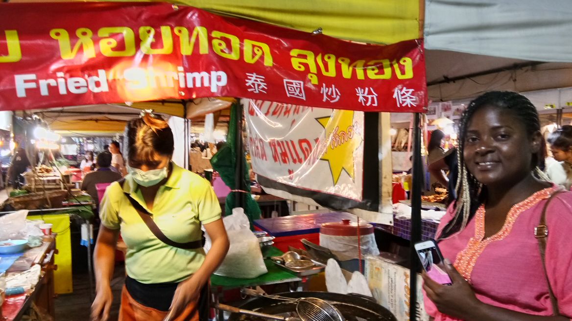 evening street food walking tour at chiang mai gate