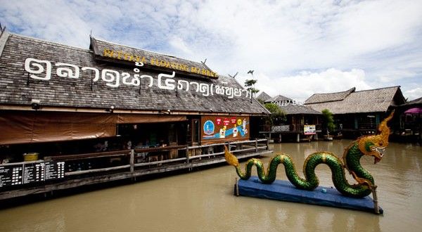 Pattaya Floating market