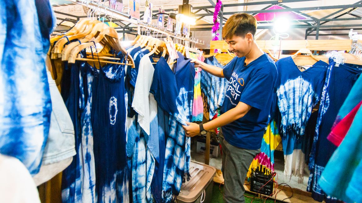 👕Thai cultural indigo dyed cotton is very comfortable for you in hot weather 