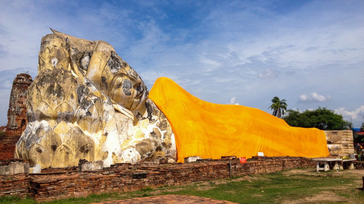 The longest reclining Buddha image in Ayutthaya at Wat Lokayasutharam