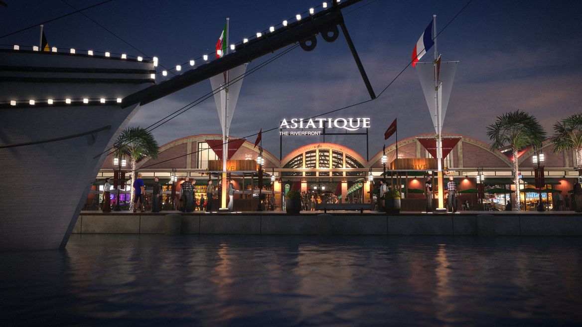 Have a magnificent dinner at Asiatique the river front