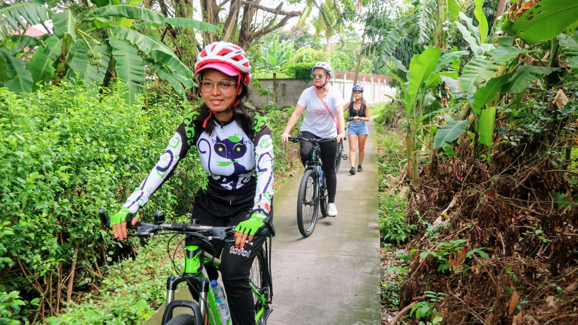 Ride through green areas of Bangkok