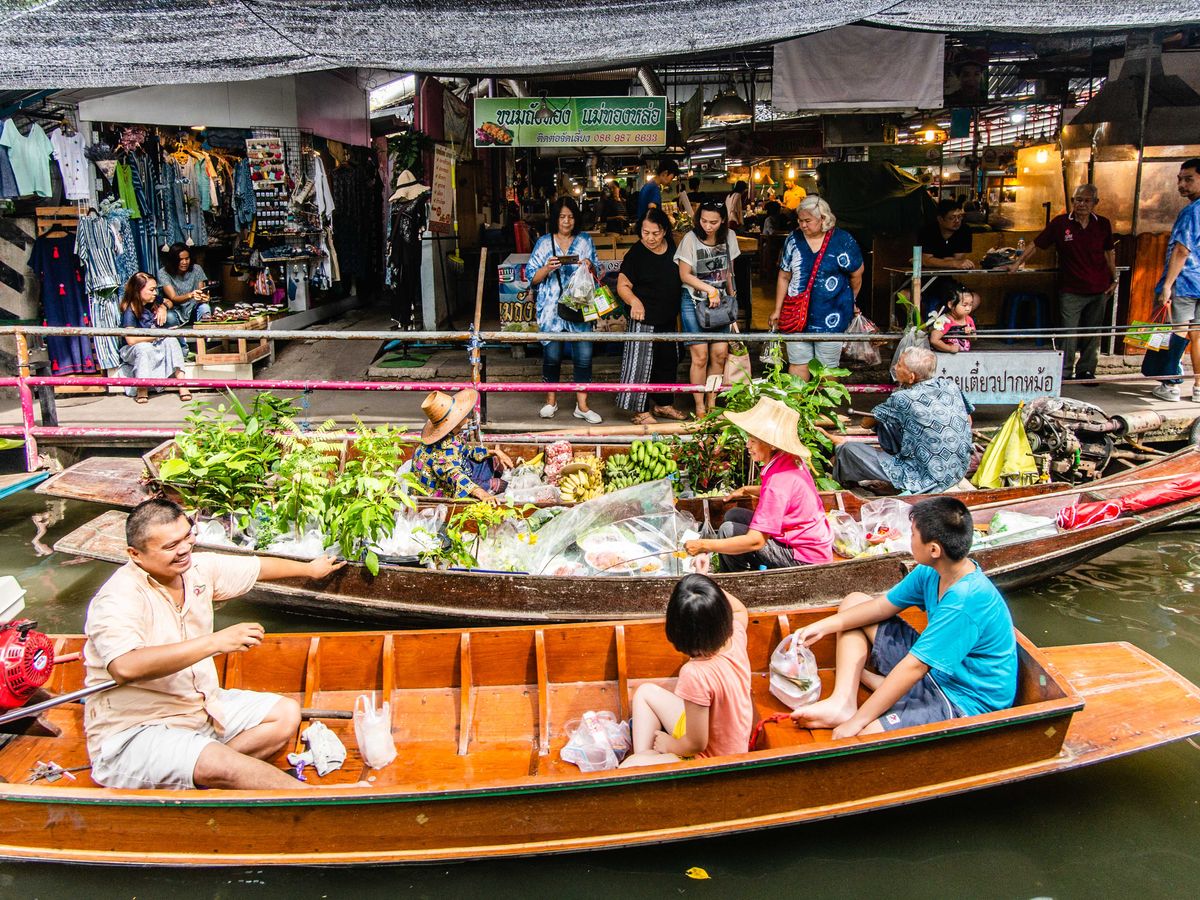 Floating Markets in Thailand 