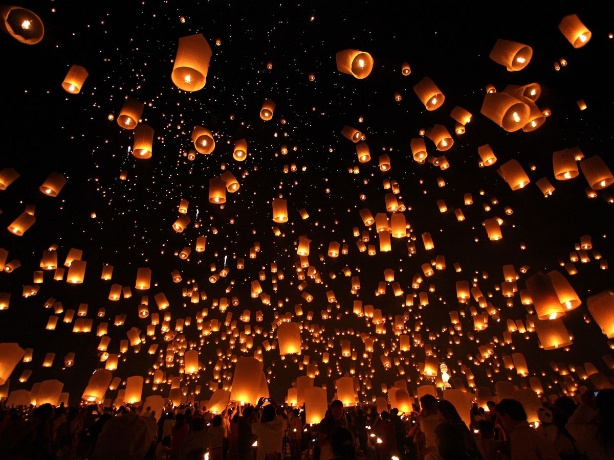 Public Holidays and Festivals in Thailand: Yi Peng Festival or Lantern Festival, the highlight of Chiang Mai's Loy Krathong Festival