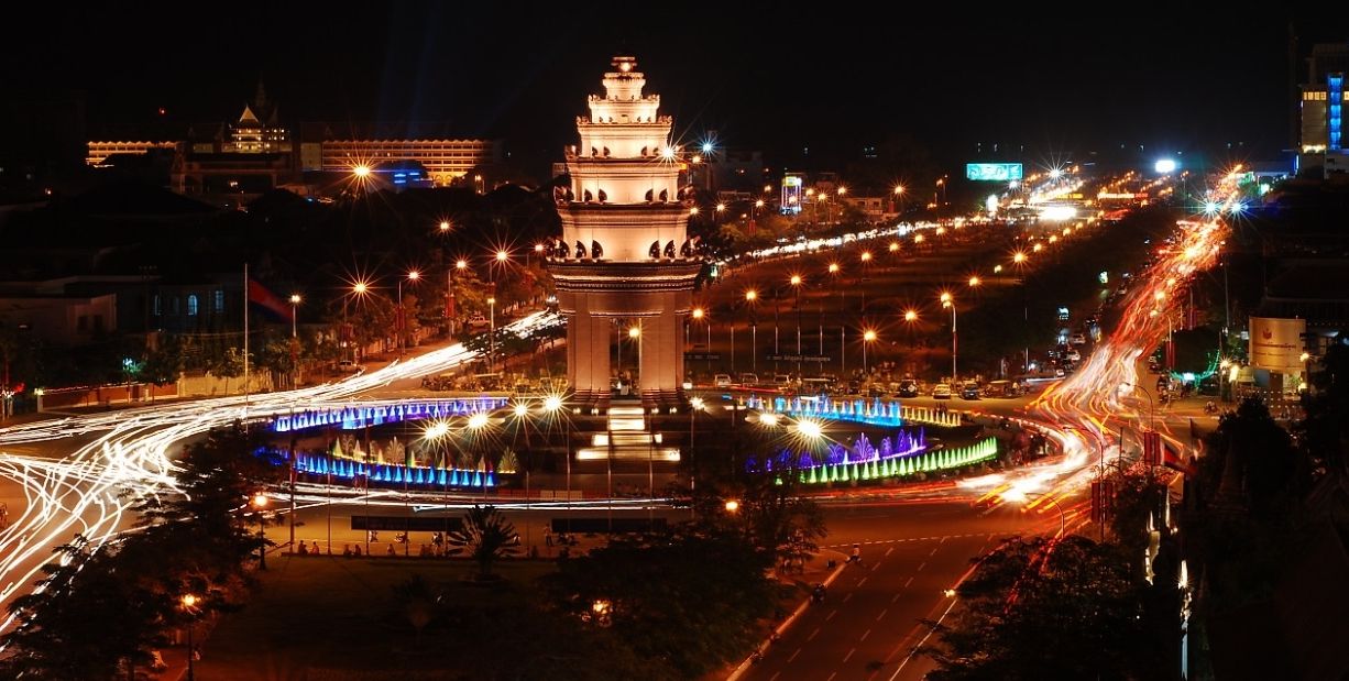 Independence Monument Phnom Penh 
