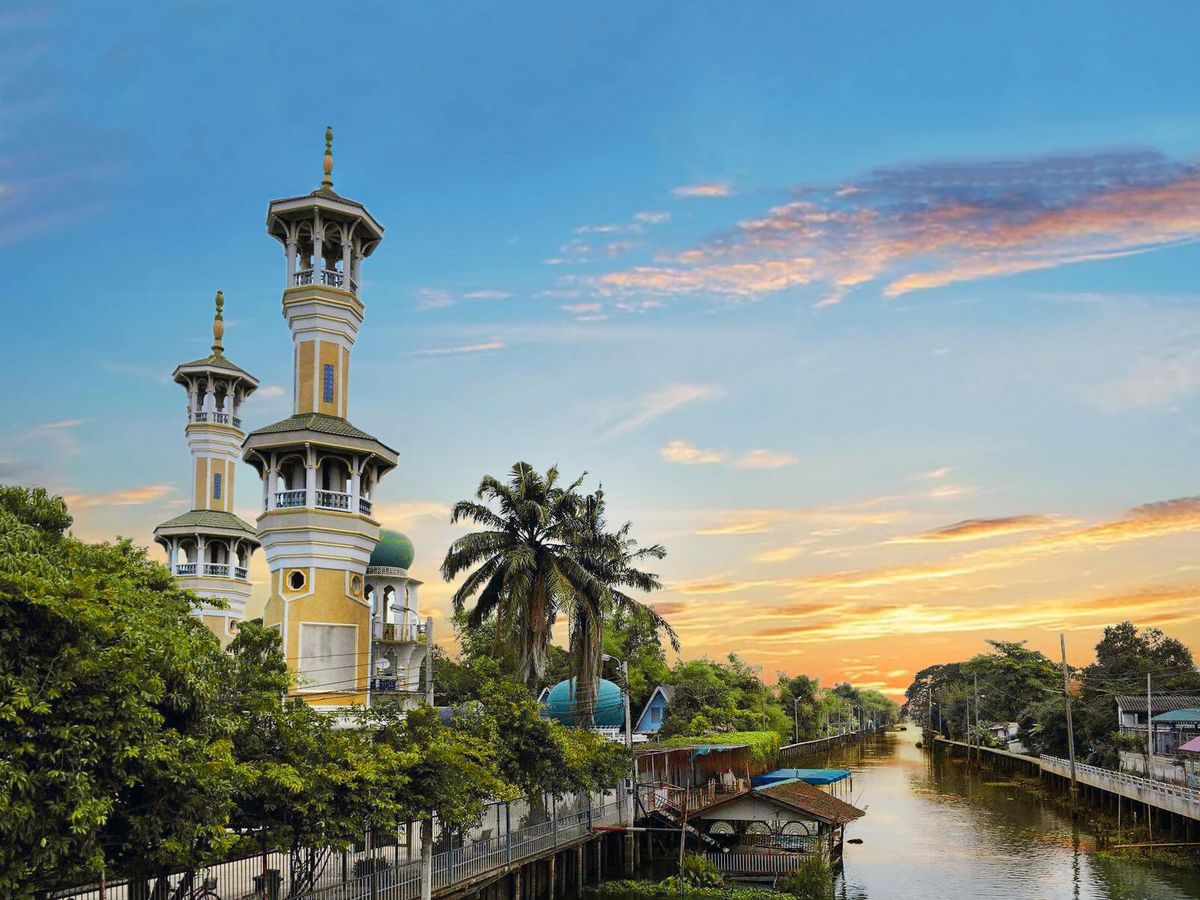 boating-and-halal-street-food-in-a-bangkok-muslim-community-a-true