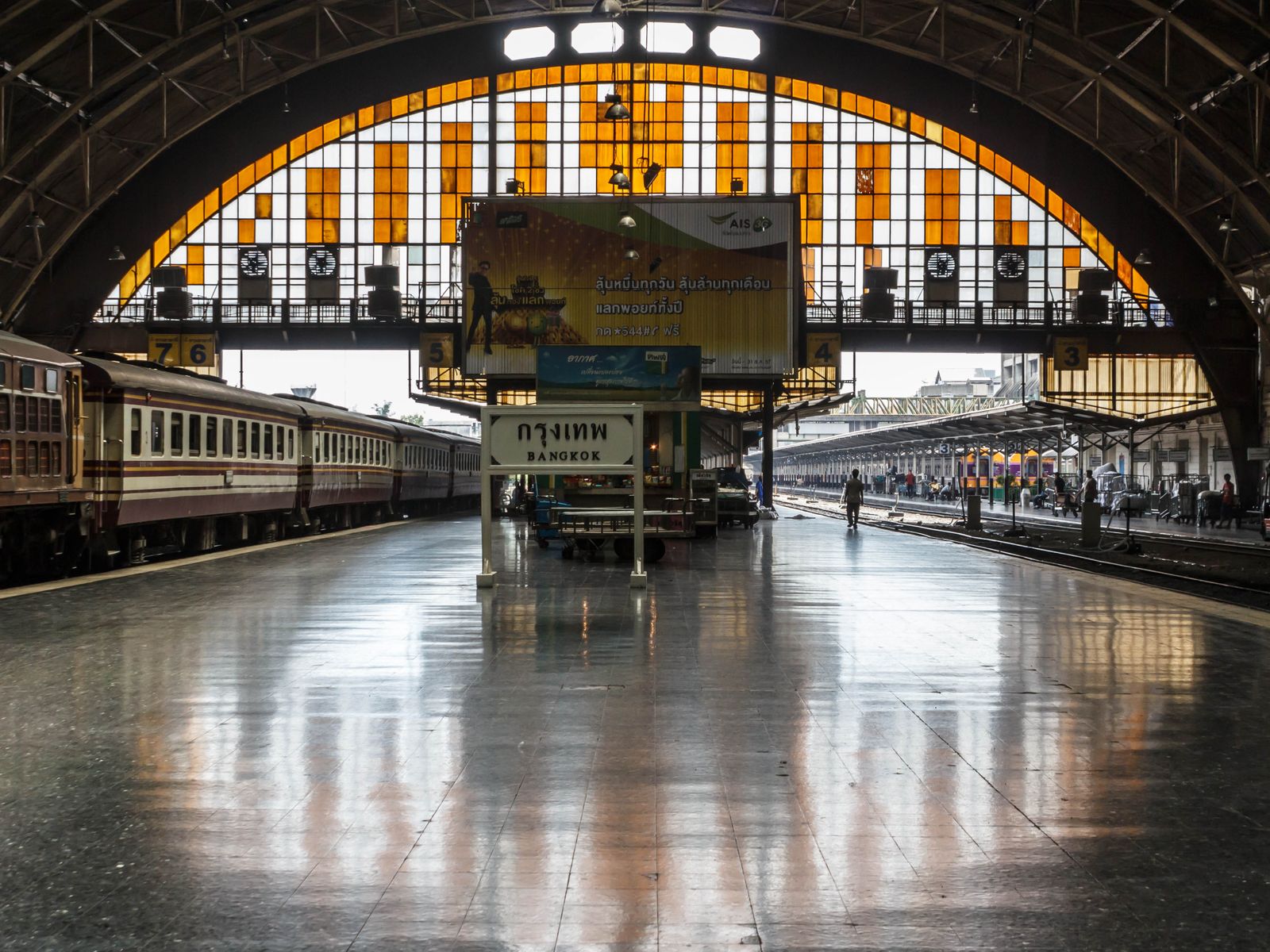 Bangkok Hua Lamphong Station TakeMeTour