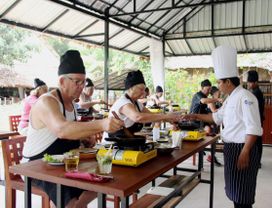 Cook Delicious Cambodian Food at Organic Farm 