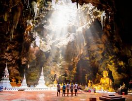 Phetchaburi and Hua Hin Highlights - Khao Luang Cave, Palace, Temple, and Beach from Bangkok