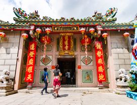 Chinatown Walking from Past to Present