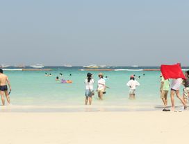 Beautiful day to 'Koh Lan' a beautiful island nearby Bangkok