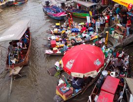 Amphawa Floating Market from Bangkok: Private Boat & Temples