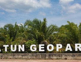 ท่องเที่ยวอุทยานธรณีโลกสตูล 2 วัน 1 คืน