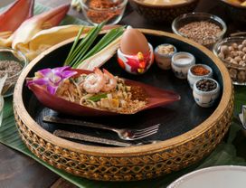 Hands-on Thai Cooking Class & Tour Bangkok's Biggest Fresh Market (Morning)