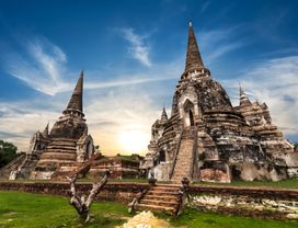 Ayutthaya from BKK: Temple, Private Boat & Local Lunch