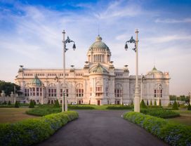 Visit Dusit Palace and Chill Out at Asiatique