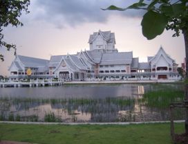 Explore Bangkok's Suburban Life