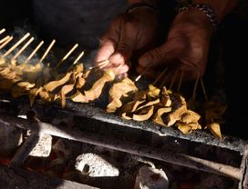  Ayutthaya : Street Food Tour- Eat Like Locals