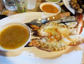 Explore Hidden Seafood Paradise in Bangkok! 