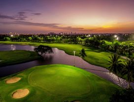 (Weekday) Summit Windmill Golf Club with Round Trip Transfer