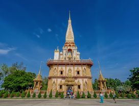 Phuket Temple Tour: Explore the Thai and Chinese Cultures with a Local Expert! 