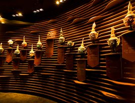 Walking Tour: See a Museum & Bangkok Old Town 