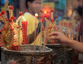 Folk Thai Buddhism – Receiving Blessings and Making Merits