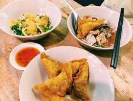 Bangkok Food Hop and Thai Temple with a Local  @Hua Lamphong