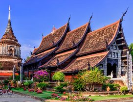 Chiang Mai in-Depth: 4 Temples,  Age-Old Crafts & Ancient Umbrella Village