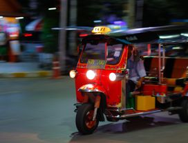 Join-in Tour: Bangkok by Night – Landmarks & Local Eats with a Local Expert by EV Tuk-Tuk