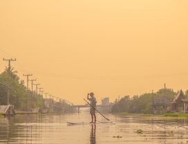 Paddle Local Damnoen Saduak Canal (Full Service)