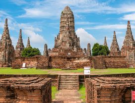 Ayutthaya Sightseeing & Floating Market Private Tour (Free Photographer)