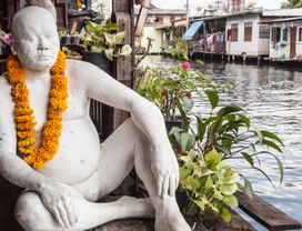 Exploring the Artist House by Long Tail Boat in Bangkok