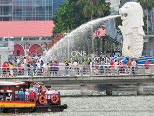 ล่องเรือ ตามแม่น้ำในสิงคโปร์ Singapore River Cruise 