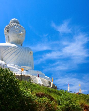 Big Buddha statue at Nakkerd Hills