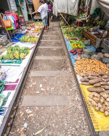 See the products sold on the train track