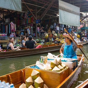 10 Fabulous floating market trips we love