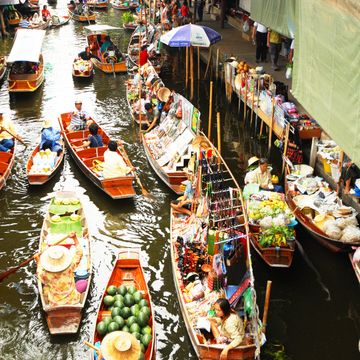 Live and learn at the famous Floating Market & Thai Culture Life Style Museum
