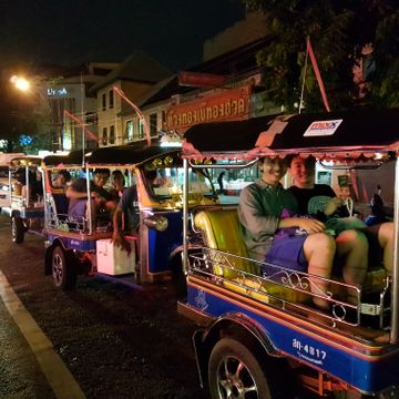 Bangkok Tuk Tuk Night Tour: Food, Markets & Temples