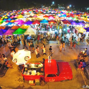 Rod Fai Market By Night
