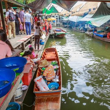 From a local floating market to the charming old town of Bangkok