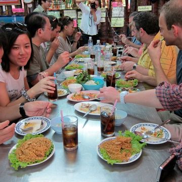 Historic Bang Rak Food Tasting and Cultural Tour 