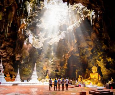 Phetchaburi and Hua Hin Highlights - Khao Luang Cave, Palace, Temple, and Beach from Bangkok