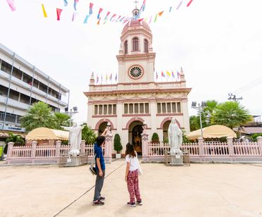 Riverside Communities: Bangkok’S Flower Market, Temples & Local Heritage Village (Half Day)