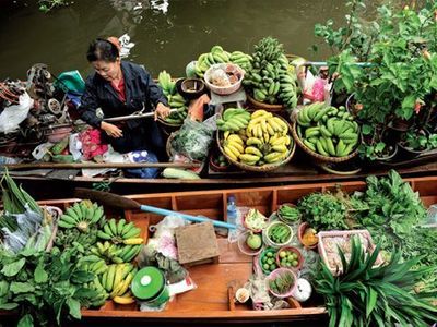 空叻玛荣水上市场