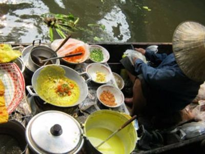 空叻玛荣水上市场