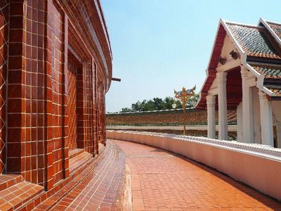 拉玛六世国王的夏宫和泰国最大的Jedi的旅程