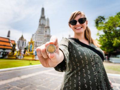 découvrir les temples sur les pièces de monnaie thaïes